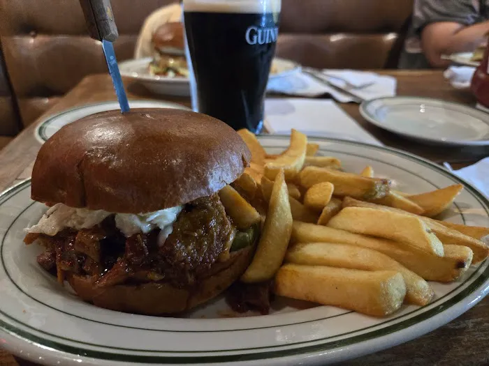 Greens Irish Pub Picture 6