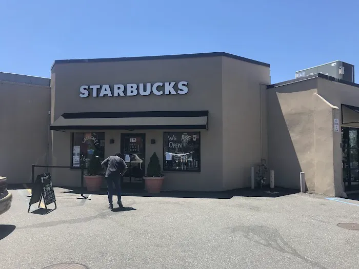 Starbucks Picture 6