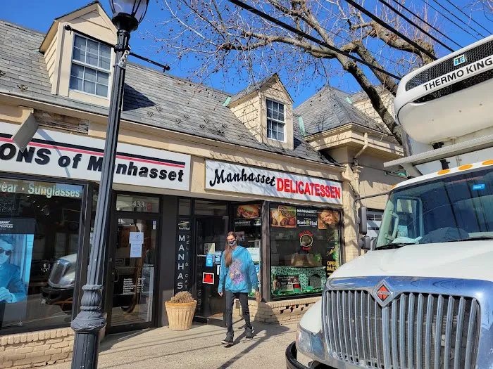 435 Manhasset Deli Picture 9