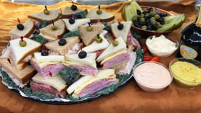 435 Manhasset Deli Picture 10