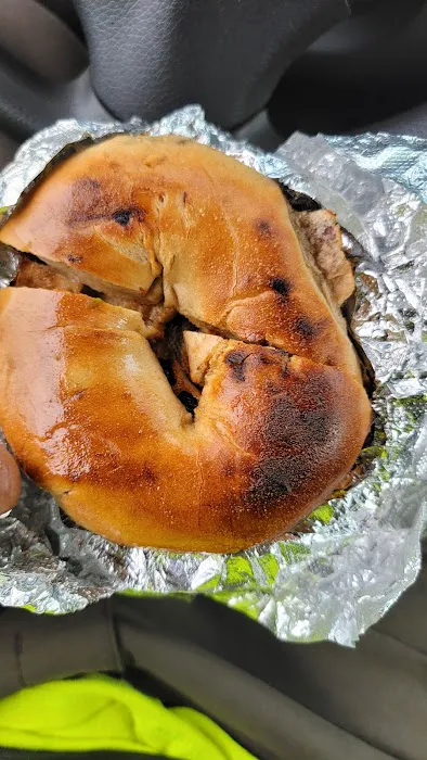 435 Manhasset Deli Picture 1