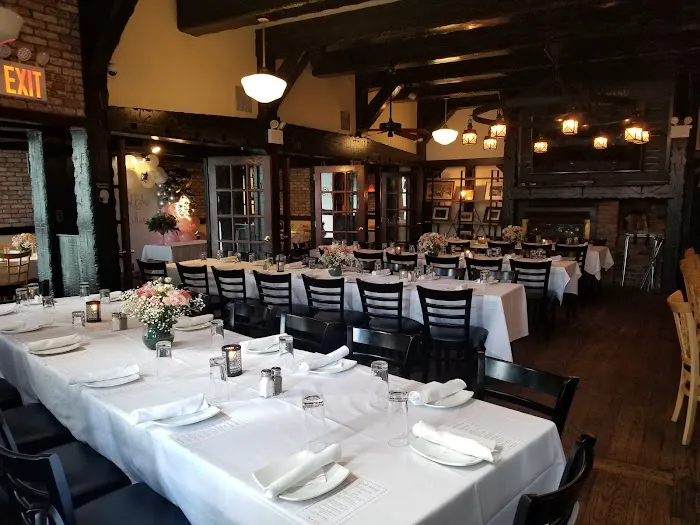 Galo Tavern18 - Restaurant & Bar Picture 8