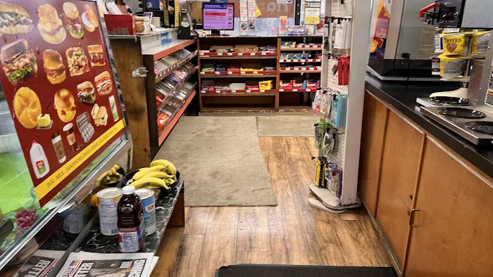 Glen Oaks Deli and Grocery Picture 10