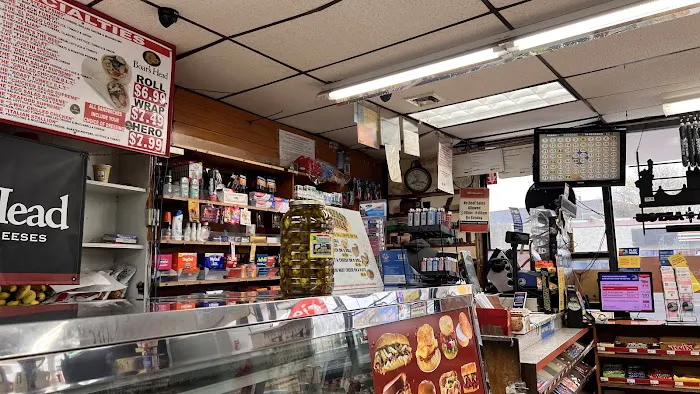Glen Oaks Deli and Grocery Picture 6