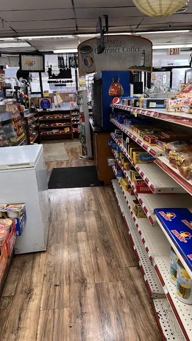 Glen Oaks Deli and Grocery Picture 5