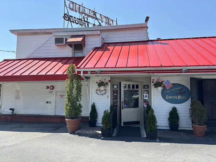 City Island Lobster House Picture 7