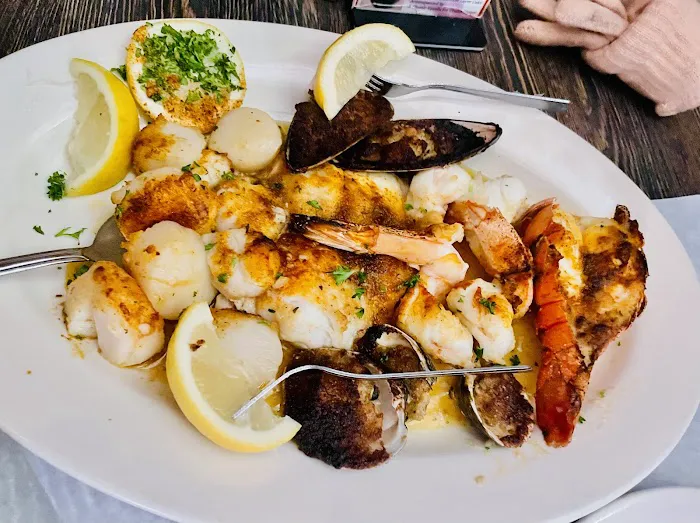 City Island Lobster House Picture 9
