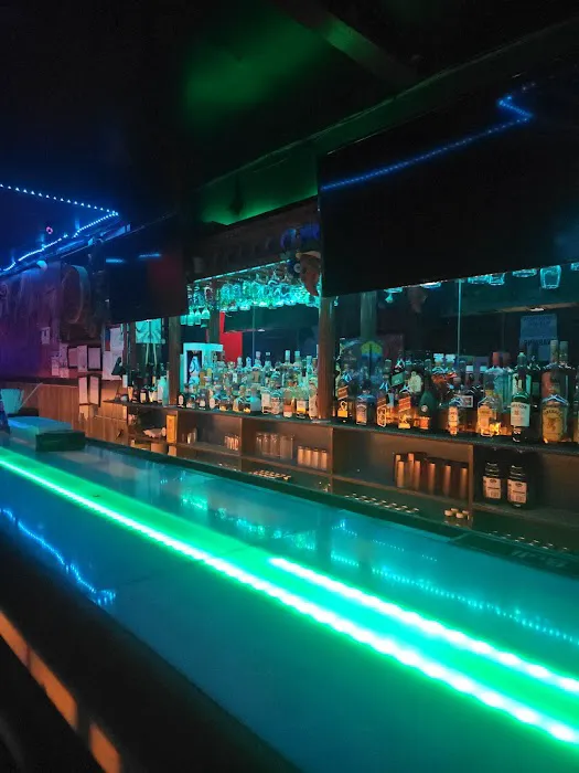 1 Quetzal bar Picture 2