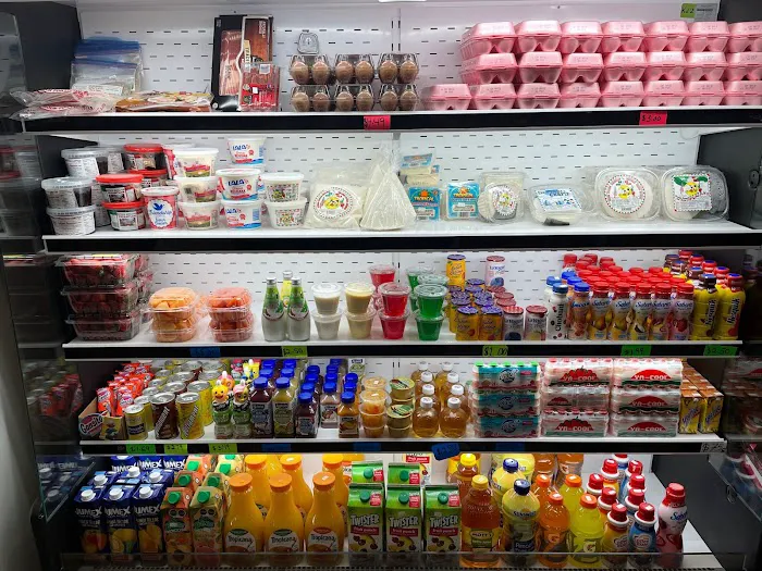 Ootzil Deli & Grocery Picture 3