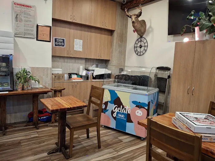 Teri's Pizzeria Picture 2