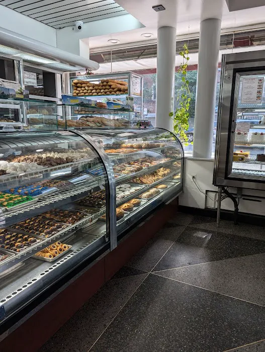 Rimini Pastry Shoppe Picture 2