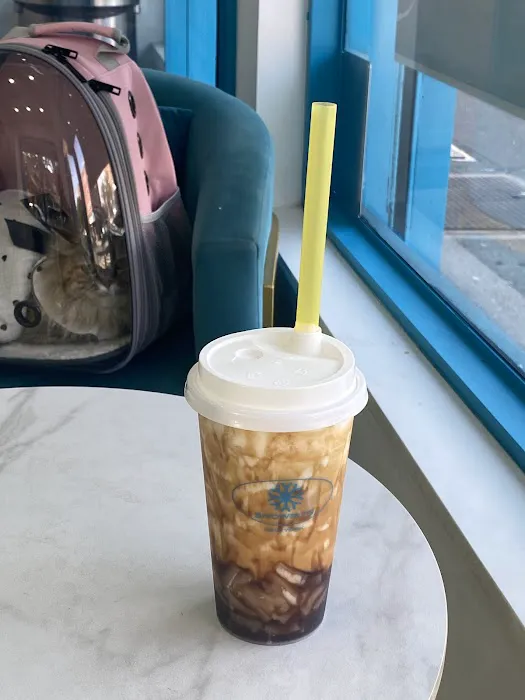 Snowbits Tea & Confections Picture 1