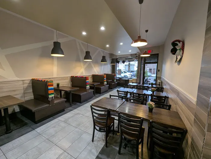 Las Banderas Mexican Grill Picture 3