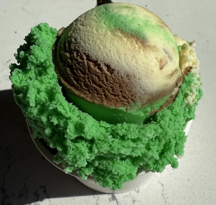 L&B Spumoni Gardens Picture 5