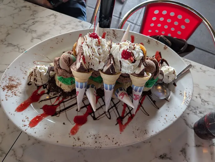 L&B Spumoni Gardens Picture 10