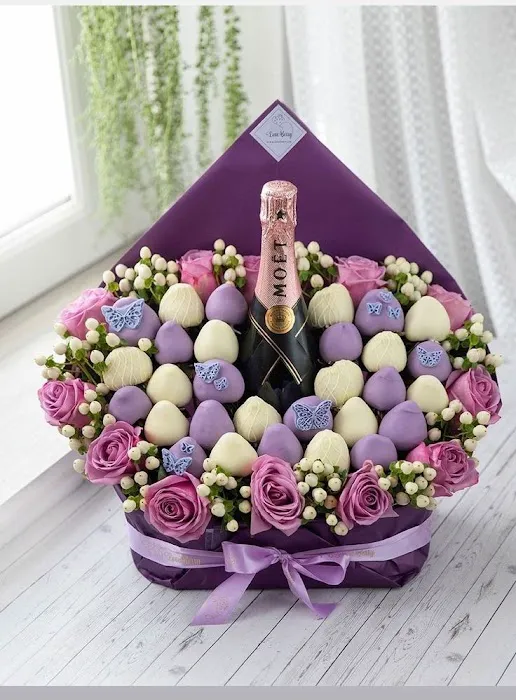 Strawberry Gifts and More Picture 10