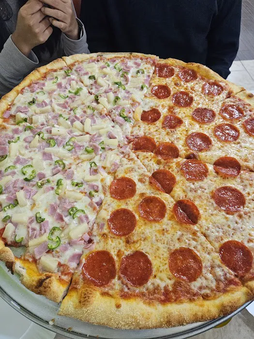 Extra Crispy Pizzeria & Restaurant Picture 9