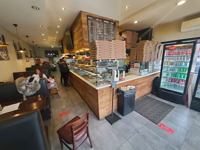 Yossi's Pizza Picture 6