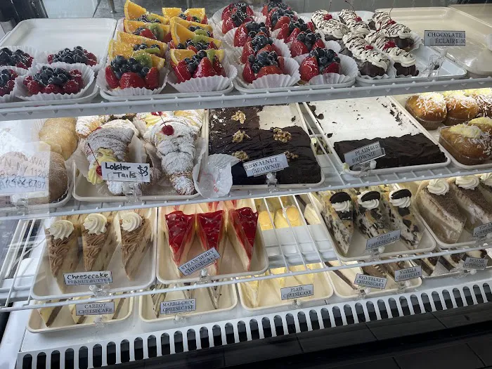 Kolhelly Bakery Picture 9