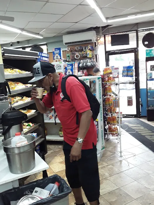 Ave P Deli Picture 9