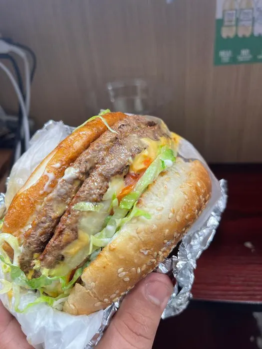 Avenue P Deli and Grill Picture 5