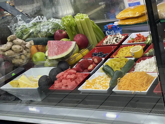 Avenue O Stop 1 deli Picture 2