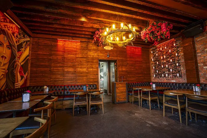 Mera Restaurant Picture 2