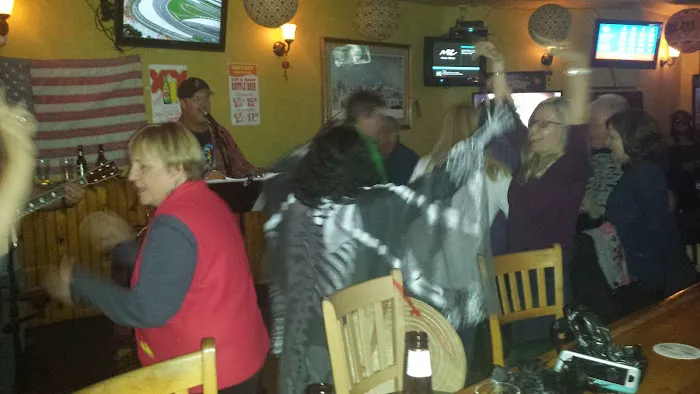 PC's Bar & Grill Picture 4