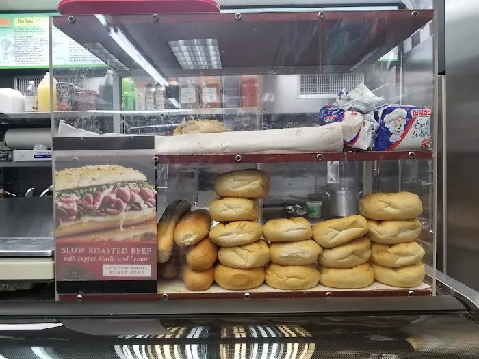 Gourmet Deli Picture 10