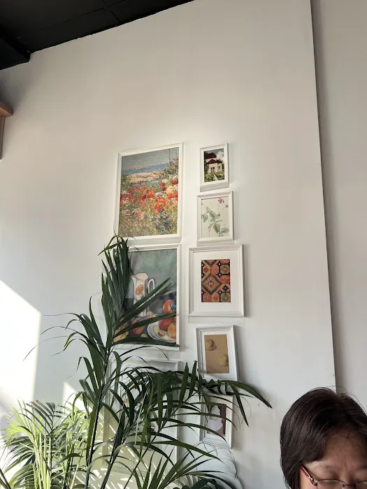 Moon Flower House Picture 3