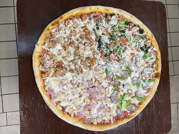Kings Pizza Parlor Picture 5