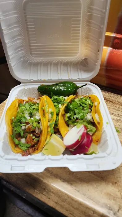 LOS RABANITOS FOOD TRUCK Picture 4