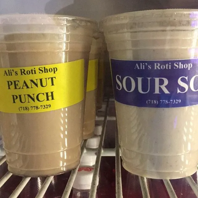 Ali's Roti shop Picture 2