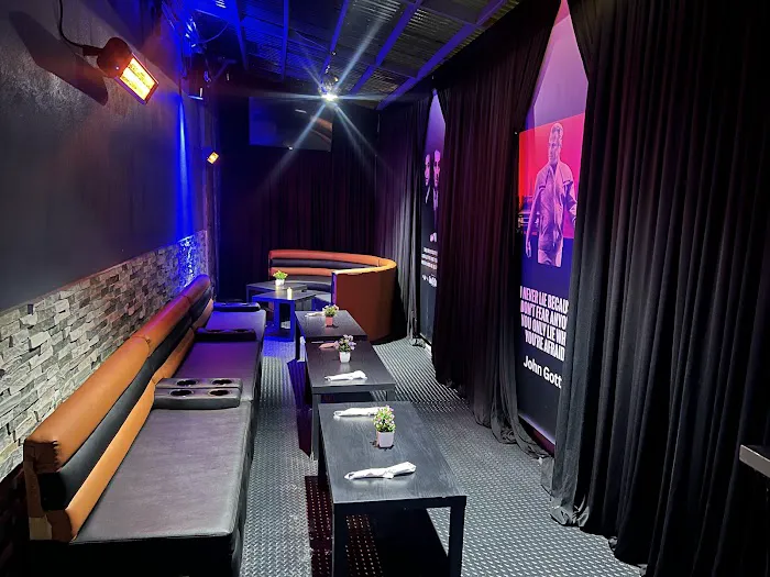 Liquid Restaurant and Lounge Picture 1