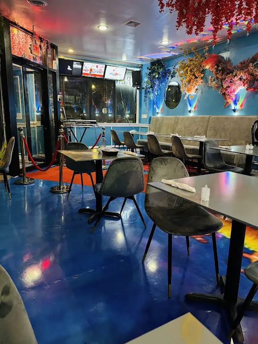 Liquid Restaurant and Lounge Picture 10