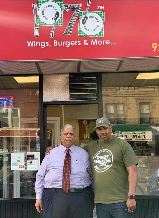 1976 Wings, Burgers & More Picture 3