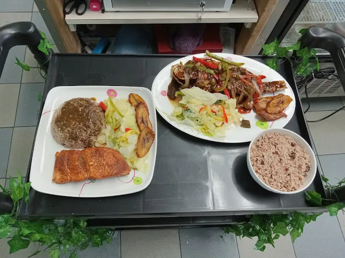 Two Queens Cuisine Picture 6
