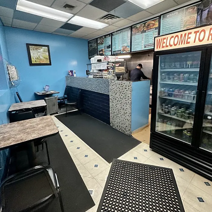 RoRo 's Gyro Place Picture 3