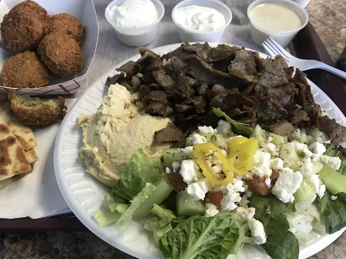 RoRo 's Gyro Place Picture 6