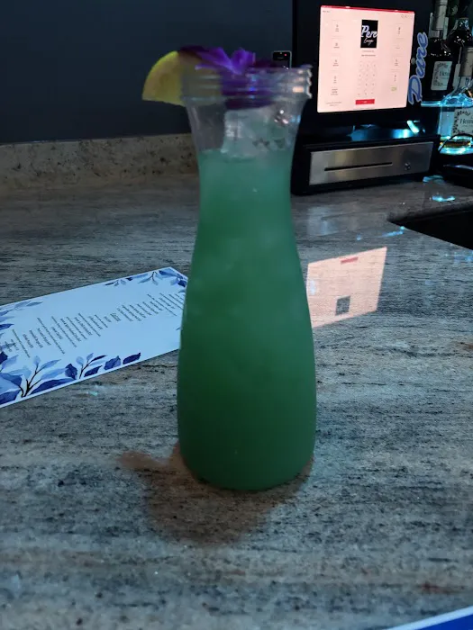 Pure Lounge Picture 7