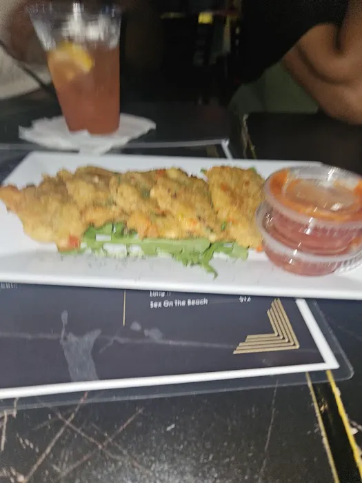 Pure Lounge Picture 8