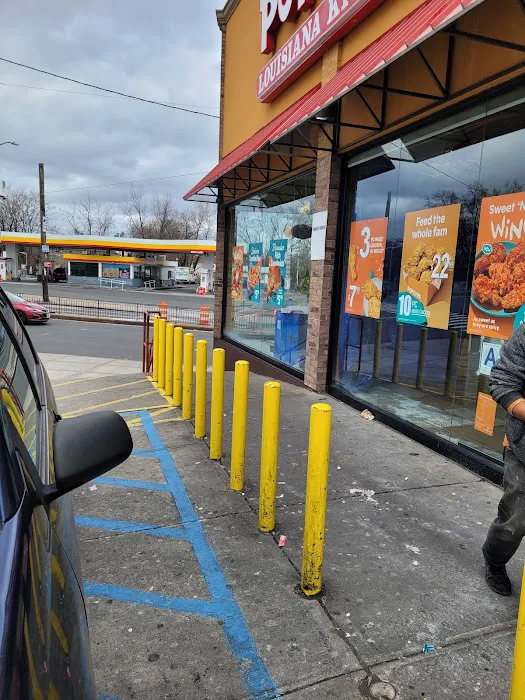 Popeyes Louisiana Kitchen Picture 2