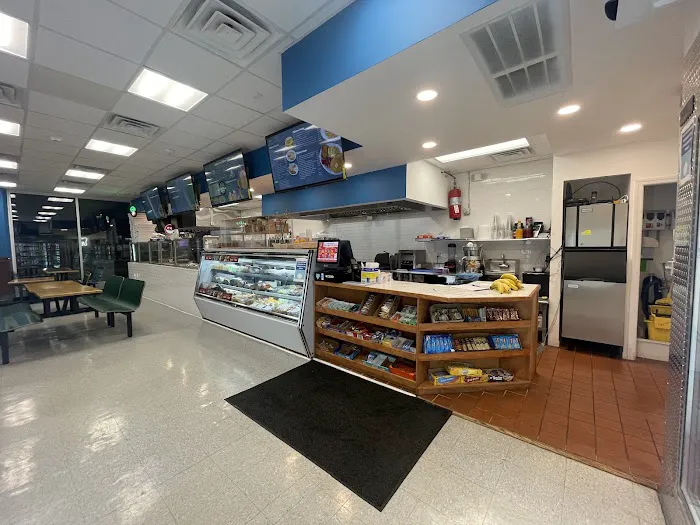 Crown Deli Picture 6