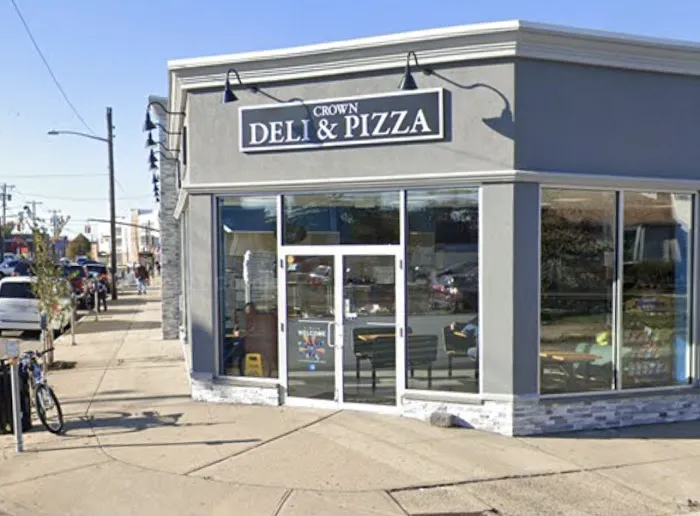 Crown Deli Picture 9