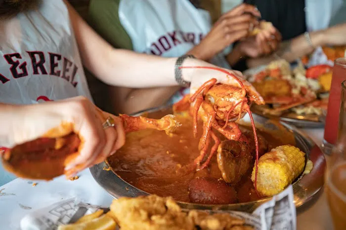 Hook & Reel Cajun Seafood & Bar Picture 5