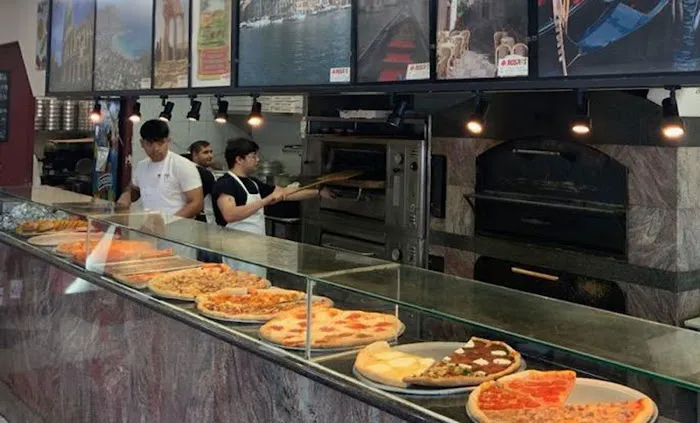 Rosa's Pizzeria and Restaurant Picture 9