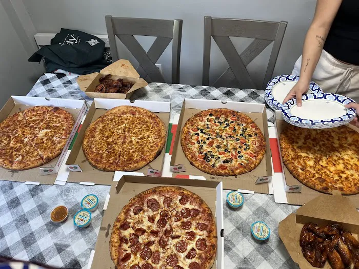 Krunchy Krust Pizza & Wings (Zabiha Halal, HMS CERT.) Picture 9