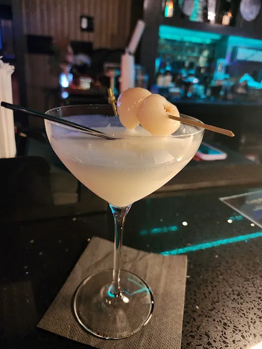 BAR BIZ RESTAURANT & LOUNGE Picture 2