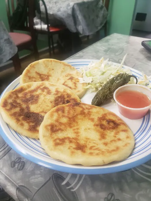 Los Potrillos Deli Picture 4