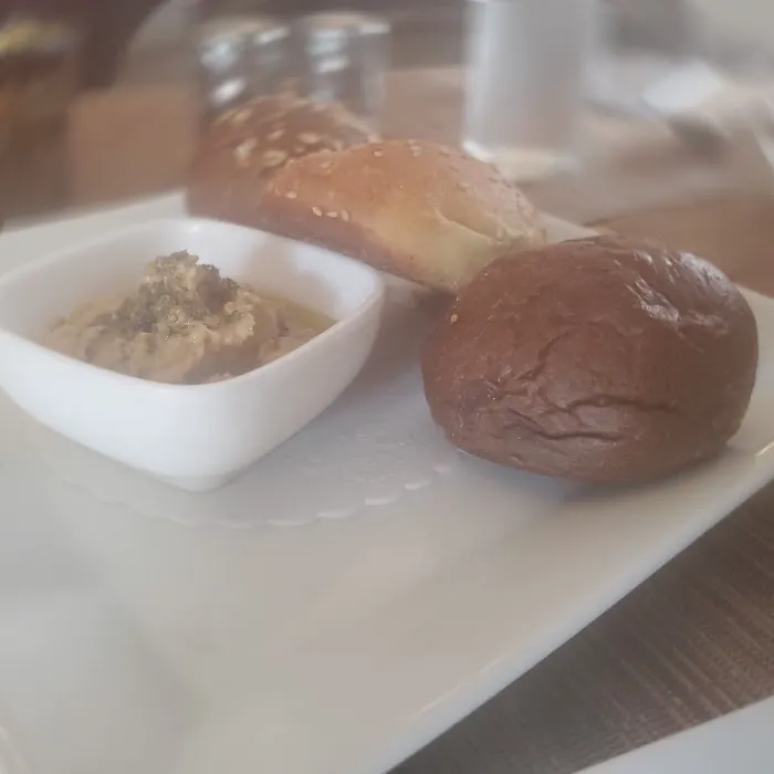 TRUFFLE Restaurant & Bar Picture 9